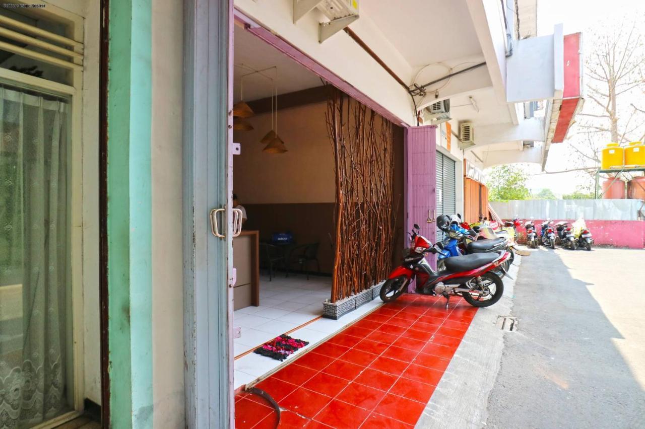 Pondok Backpacker City Square Malang Kültér fotó