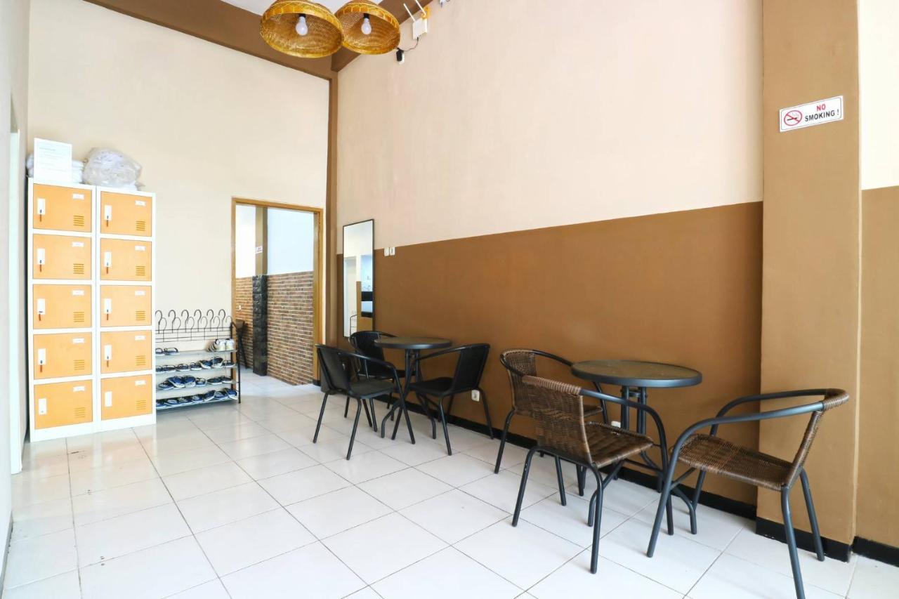 Pondok Backpacker City Square Malang Kültér fotó
