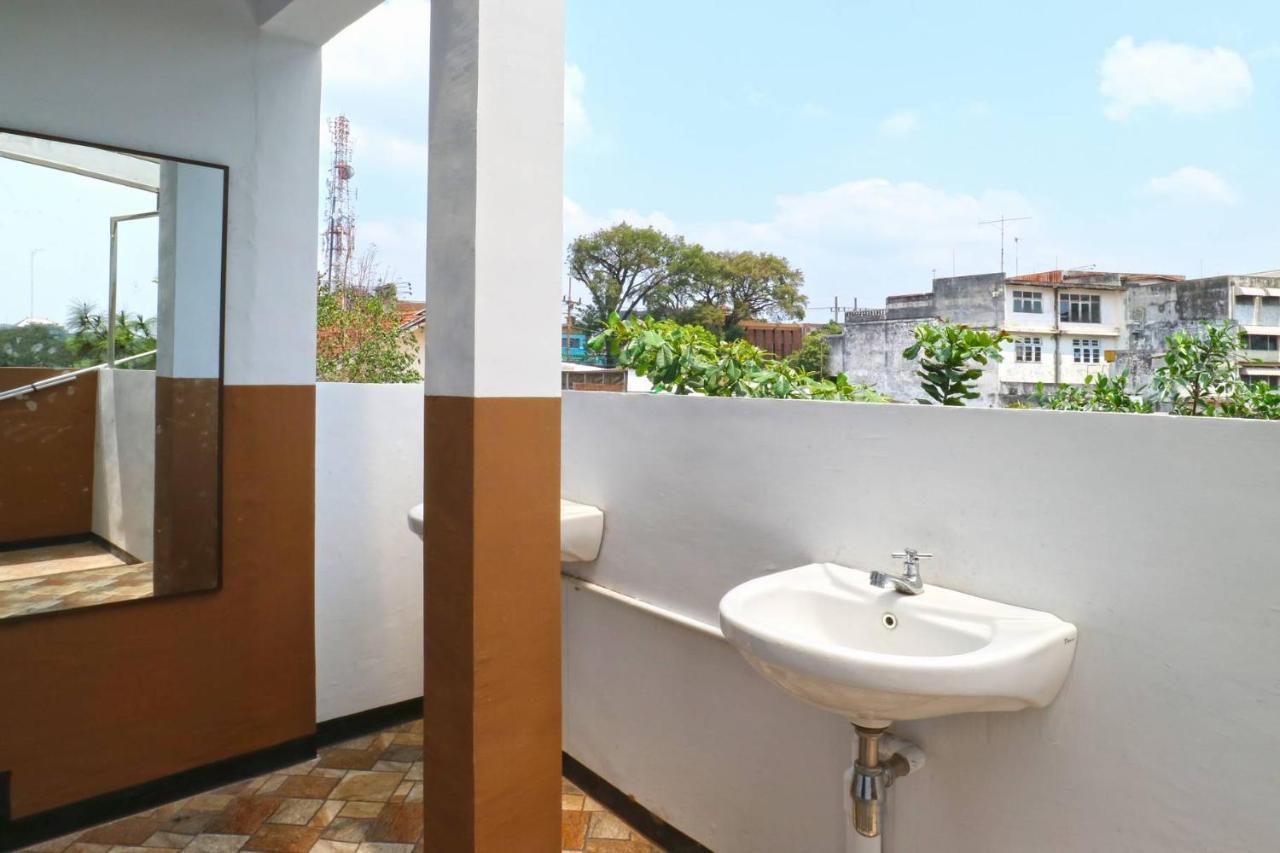 Pondok Backpacker City Square Malang Kültér fotó